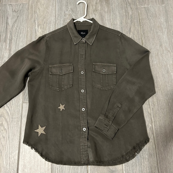 LIKE NEW! Women's Rails Loren - Gray Button down w/Stars - MEDIUM - Picture 6 of 10